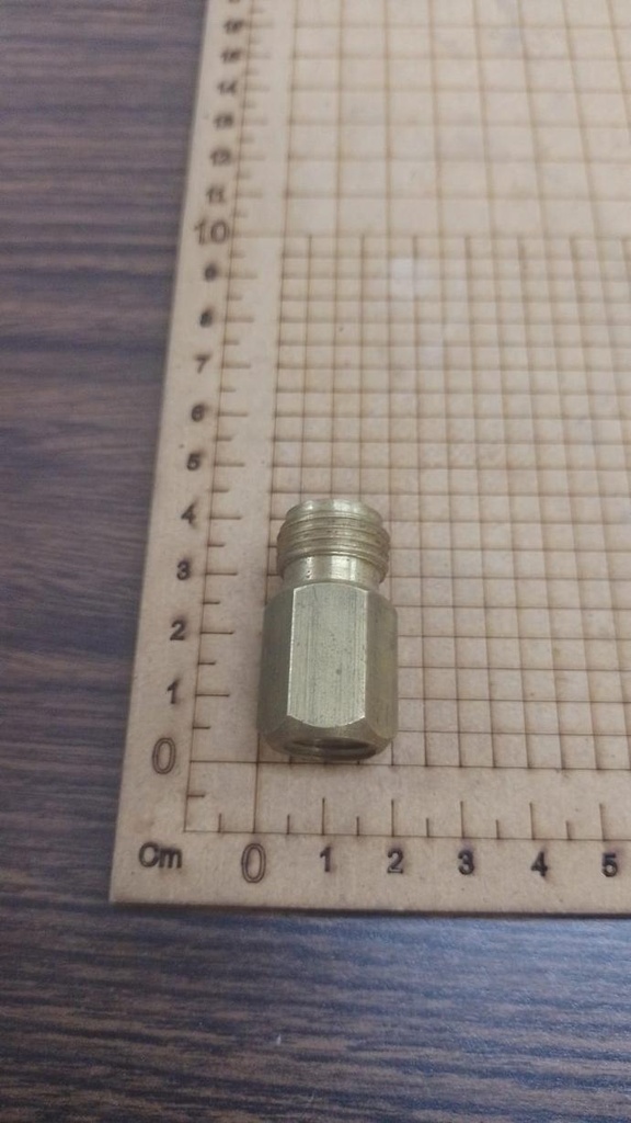 900031 CUERPO HEMBRA LATON 1/4"