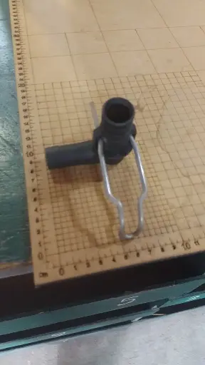 [63001137] 2803003300 CODO INYECCION BOMBA / BP-60 DISTRIBUIDOR SIAGRO 