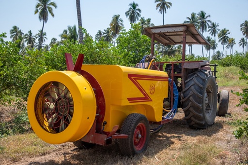 ASPERSORA AGRÍCOLA VENTILADOR CHALLENGER JAS REMOLQUE 1000L